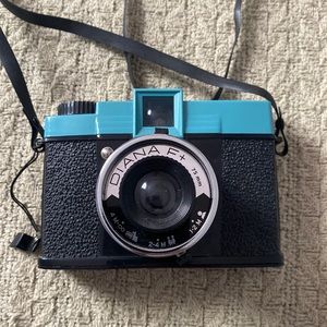 Diana F+ Lomography 120 camera